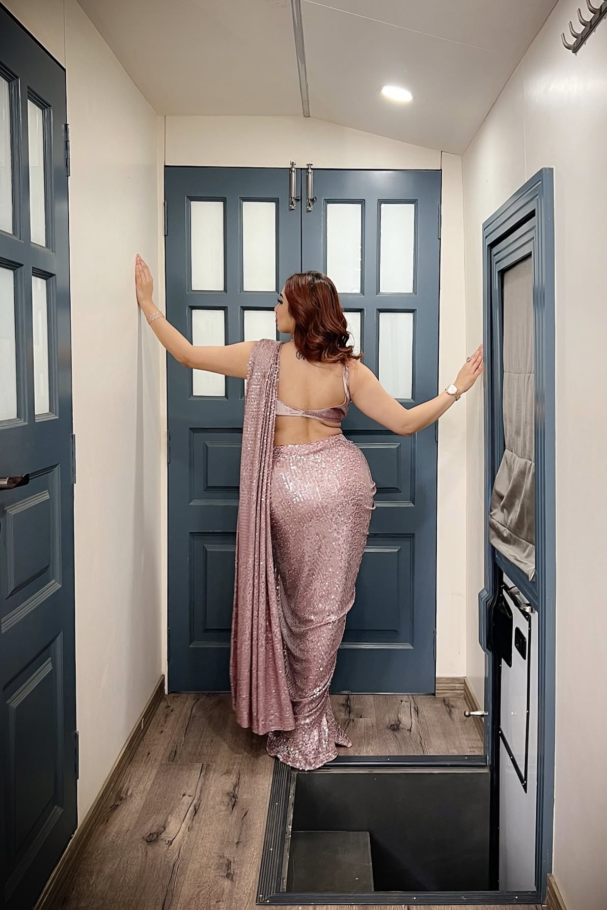 image স্বামীর অজান্তে · হোটেলের বিছানায় তার বন্ধু